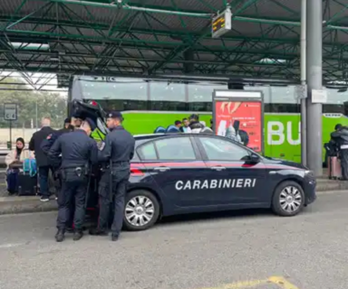 Operazione interforze a Milano, 4 arresti e 5 appartamenti sgomberati Operazione interforze a Milano, 4 arresti e 5 appartamenti sgomberati