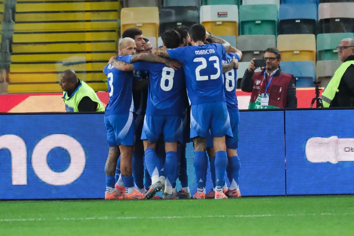 L’Italia batte Israele, 3-0 in un clima spettrale. Azzurri certi dei playoff per i Mondiali L’Italia batte Israele, 3-0 in un clima spettrale. Azzurri certi dei playoff per i Mondiali