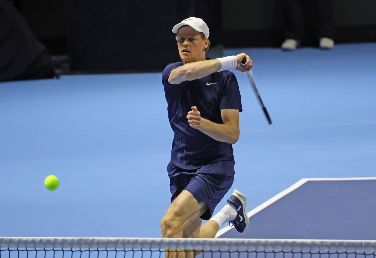 Sinner supera Djokovic al Six Kings Slam, sarà ancora finale con Alcaraz. Musetti ai quarti a Bruxelles Sinner supera Djokovic al Six Kings Slam, sarà ancora finale con Alcaraz. Musetti ai quarti a Bruxelles