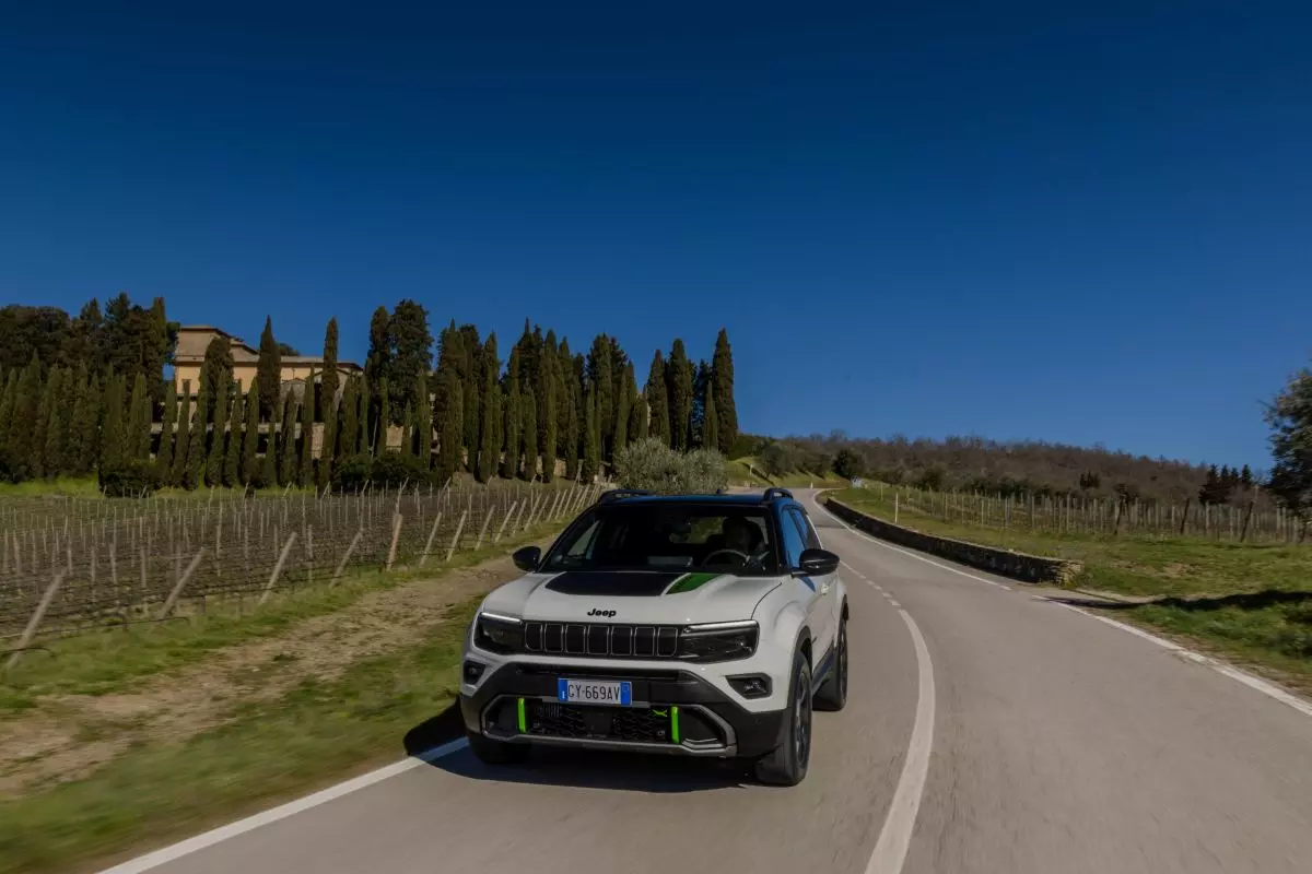 Stellantis annuncia un aumento del 13% delle consegne e dei ricavi nel terzo trimestre del 2025 Stellantis annuncia un aumento del 13% delle consegne e dei ricavi nel terzo trimestre del 2025