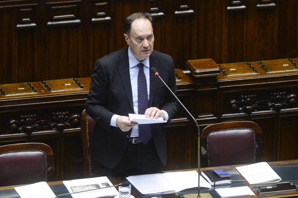 Ciriani “Con la manovra non aiutiamo i milionari, pochi margini per intervenire”