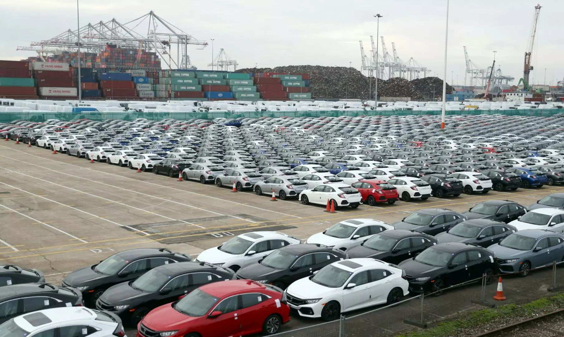 A novembre le immatricolazioni delle automobili stabili rispetto allo stesso mese del 2024