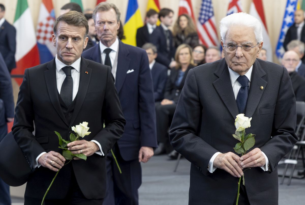 Crans-Montana, il gestore del locale in custodia cautelare. Mattarella presente alla cerimonia di Martigny “Vicini a vittime e feriti, ora giustizia” / Video