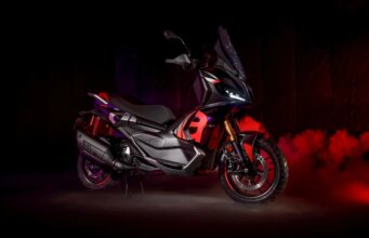 Arriva sul mercato Aprilia SR GT 400