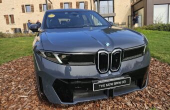 Con la nuova BMW iX3 la casa di Monaco battezza la “Neue Klasse”