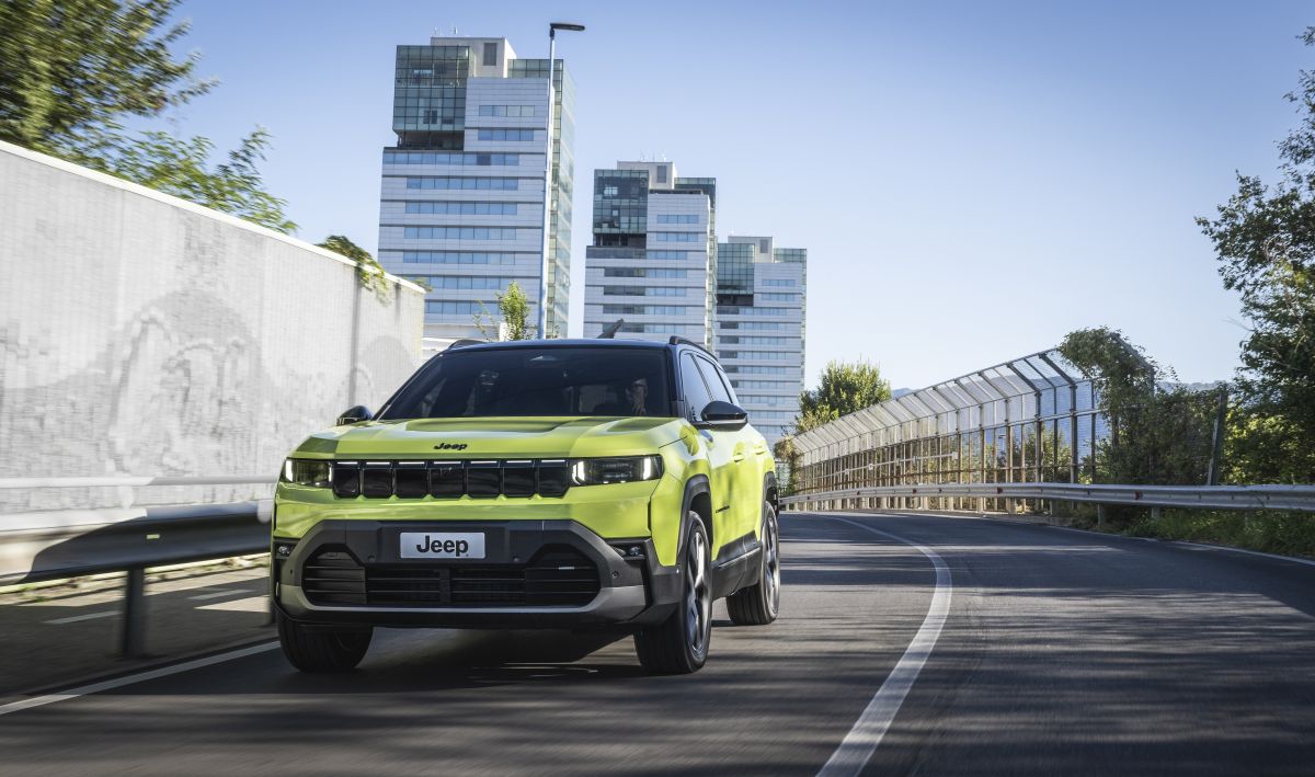 Jeep compass, debutta in Italia tra ibrido ed elettrico