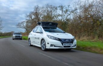 Nissan Leaf, progetto guida autonoma evolvAD vince il C2i Award 2025
