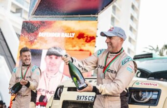 Defender domina in Portogallo, tripletta e vittoria nella classe stock