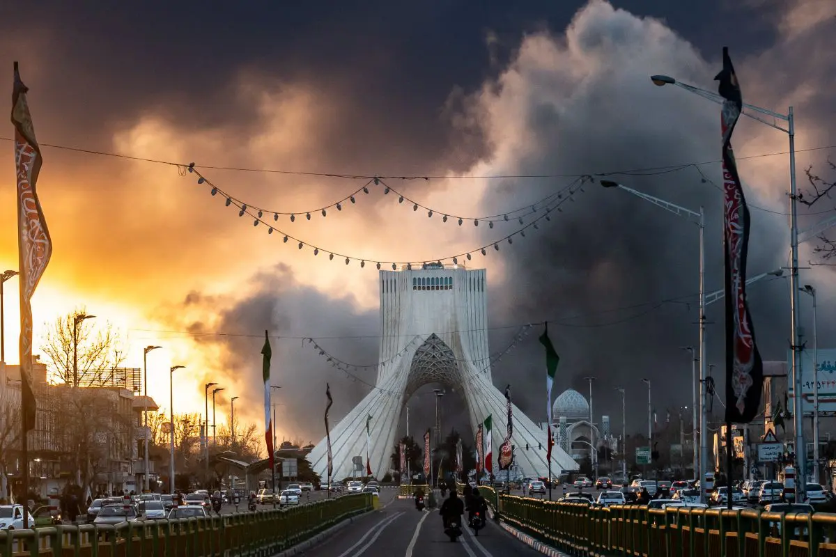 Figlio di Khamenei eletto nuova Guida Suprema dell’Iran. Fiamme al consolato Usa a Dubai. Trump “Distrutte le capacità militari iraniane”