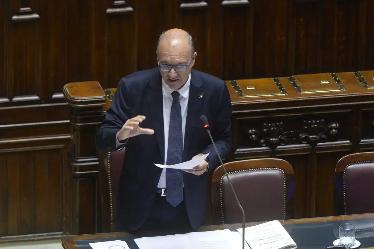 Scuola, Valditara “Con i rinnovi contrattuali restituita centralità al personale”