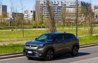 Suzuki, con e Vitara tecnologia e spirito d’avventura 100% elettrico