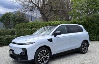 Leapmotor svela la nuova B10 REEV Hybrid con tecnologia Range Extender