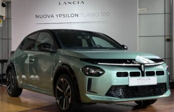 Lancia presenta Ypsilon Turbo 100, la sportiva con cambio manuale