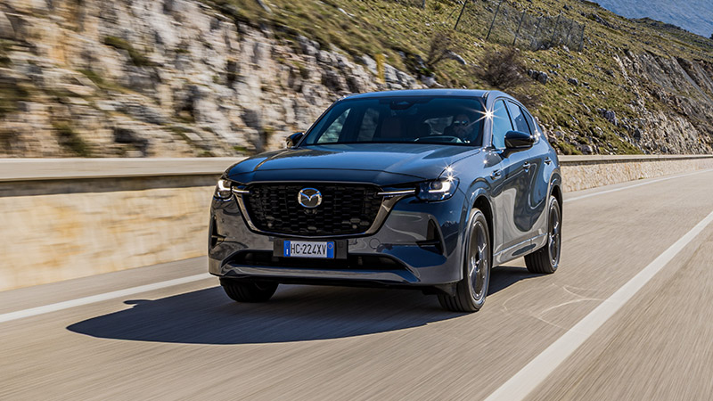 Mazda CX-60 evolve nelle prestazioni, negli interni e nei sistemi di sicurezza
