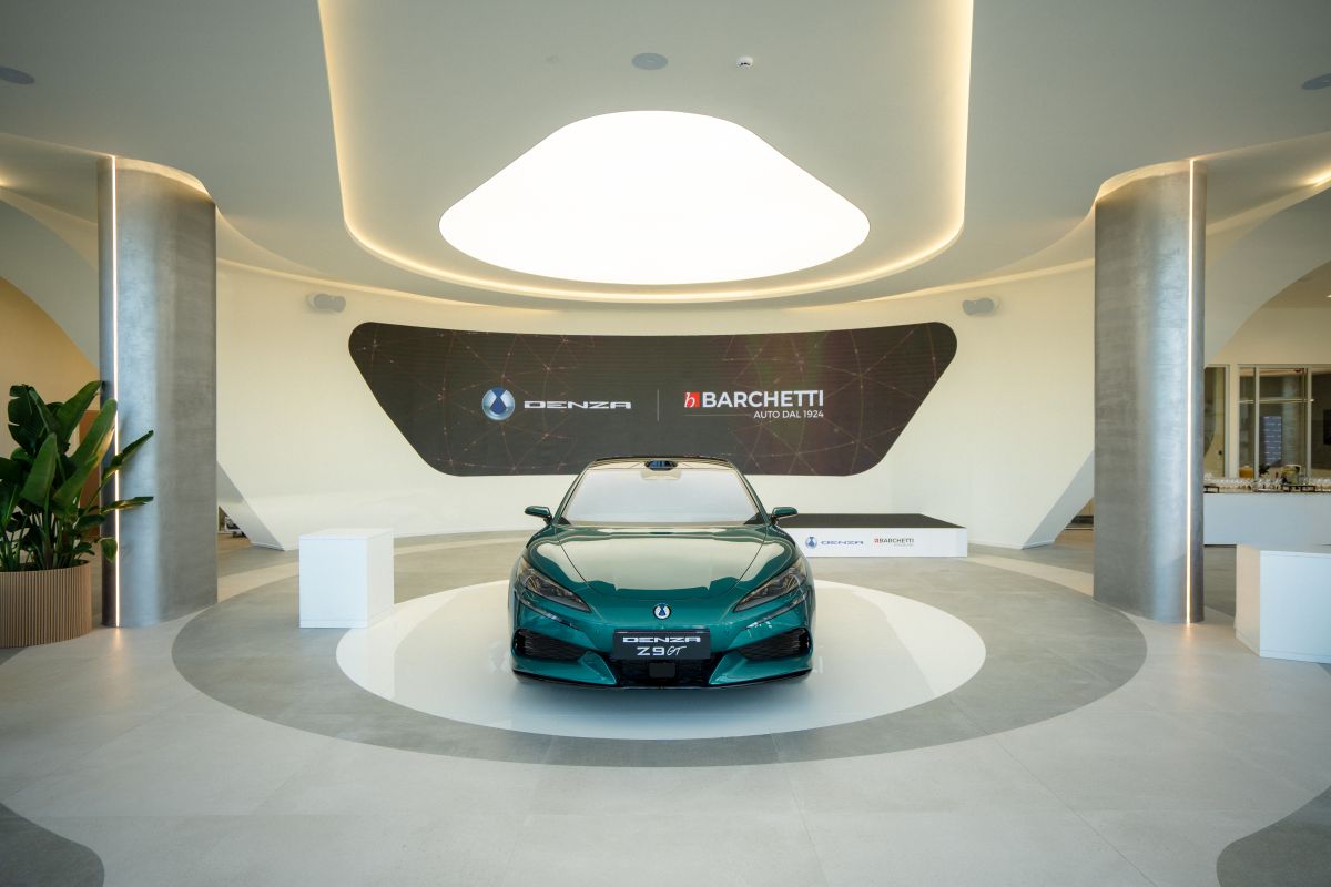 Denza inaugura a Bologna il primo showroom in Italia insieme al Gruppo Barchetti