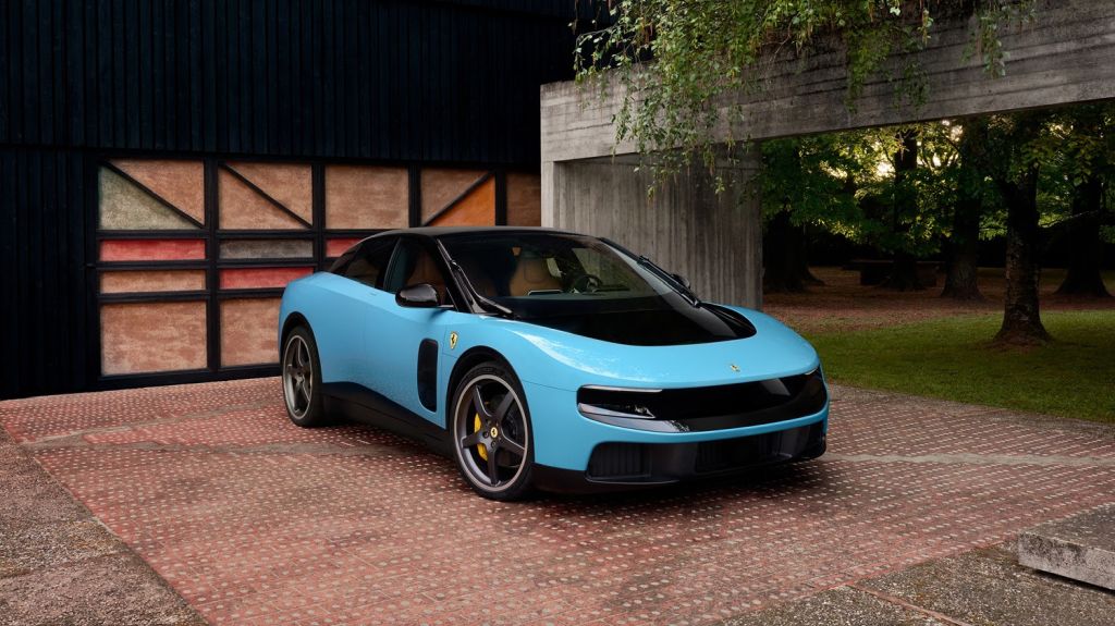 Svelata a Roma “Ferrari Luce”, la prima auto elettrica della casa di Maranello