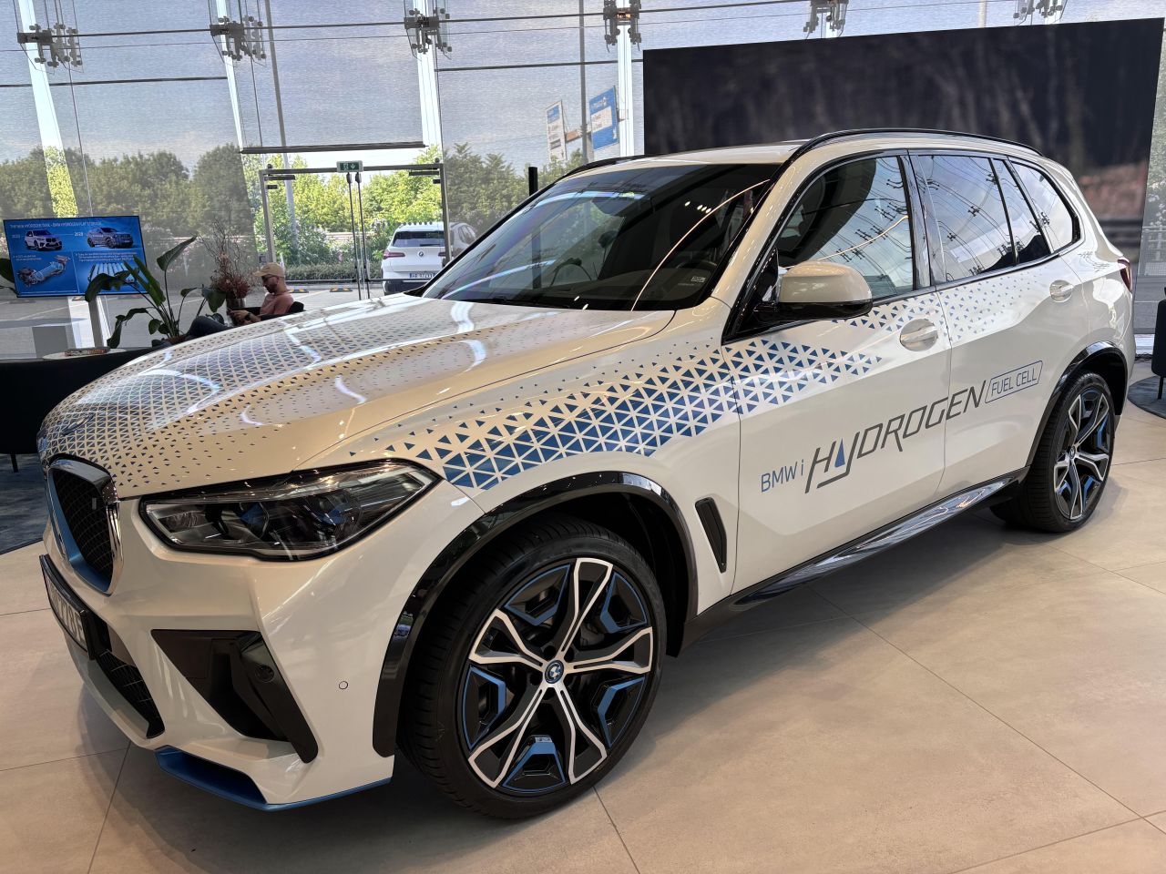 Bmw e idrogeno, tra sviluppo tecnologico e infrastrutture da realizzare