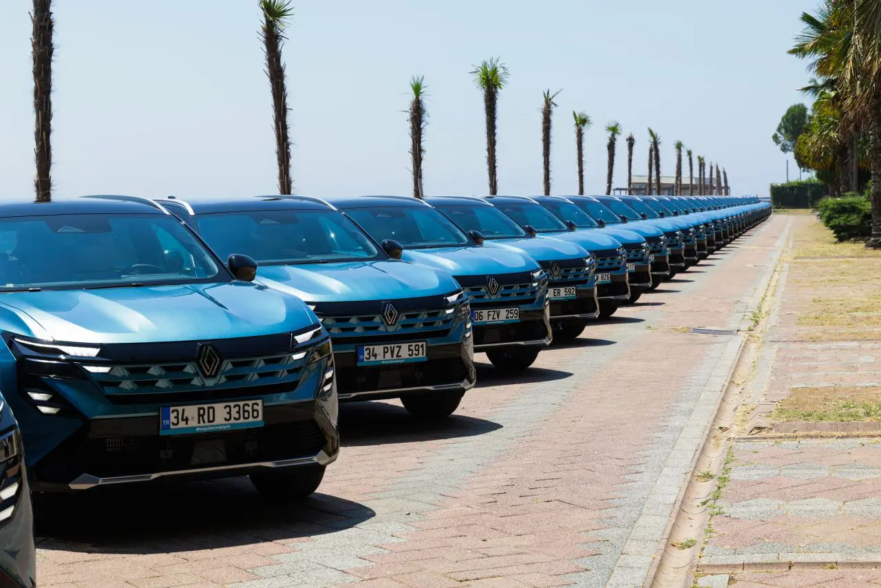 Renault estende la produzione di Boreal in Turchia e introduce l’E-Tech Full Hybrid