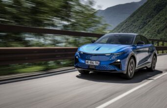 Aperti gli ordini della Alpine A390 GTS, sport fastback da 470 cv
