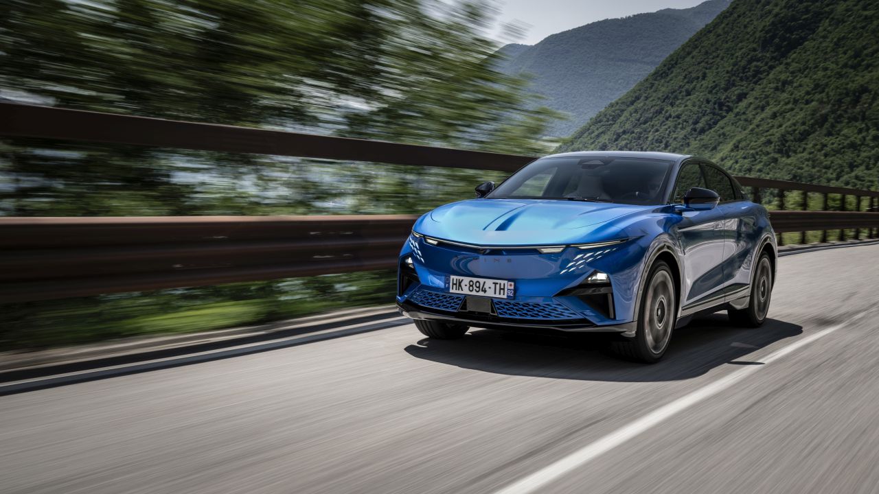 Aperti gli ordini della Alpine A390 GTS, sport fastback da 470 cv