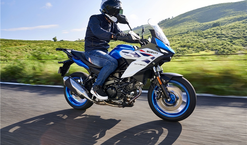 Suzuki SV-7GX, la nuova crossover stradale che unisce comfort e versatilità