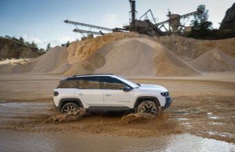 Nuova Jeep Compass, ordini aperti in tutta Europa per la nuova 4XE