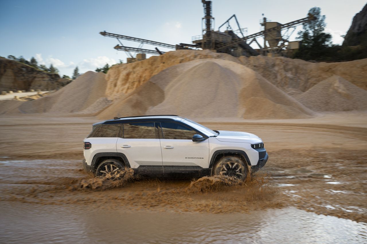Nuova Jeep Compass, ordini aperti in tutta Europa per la nuova 4XE