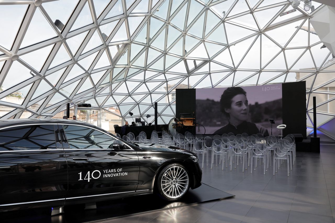 La nuova Mercedes Classe S debutta sotto il cielo della Città Eterna