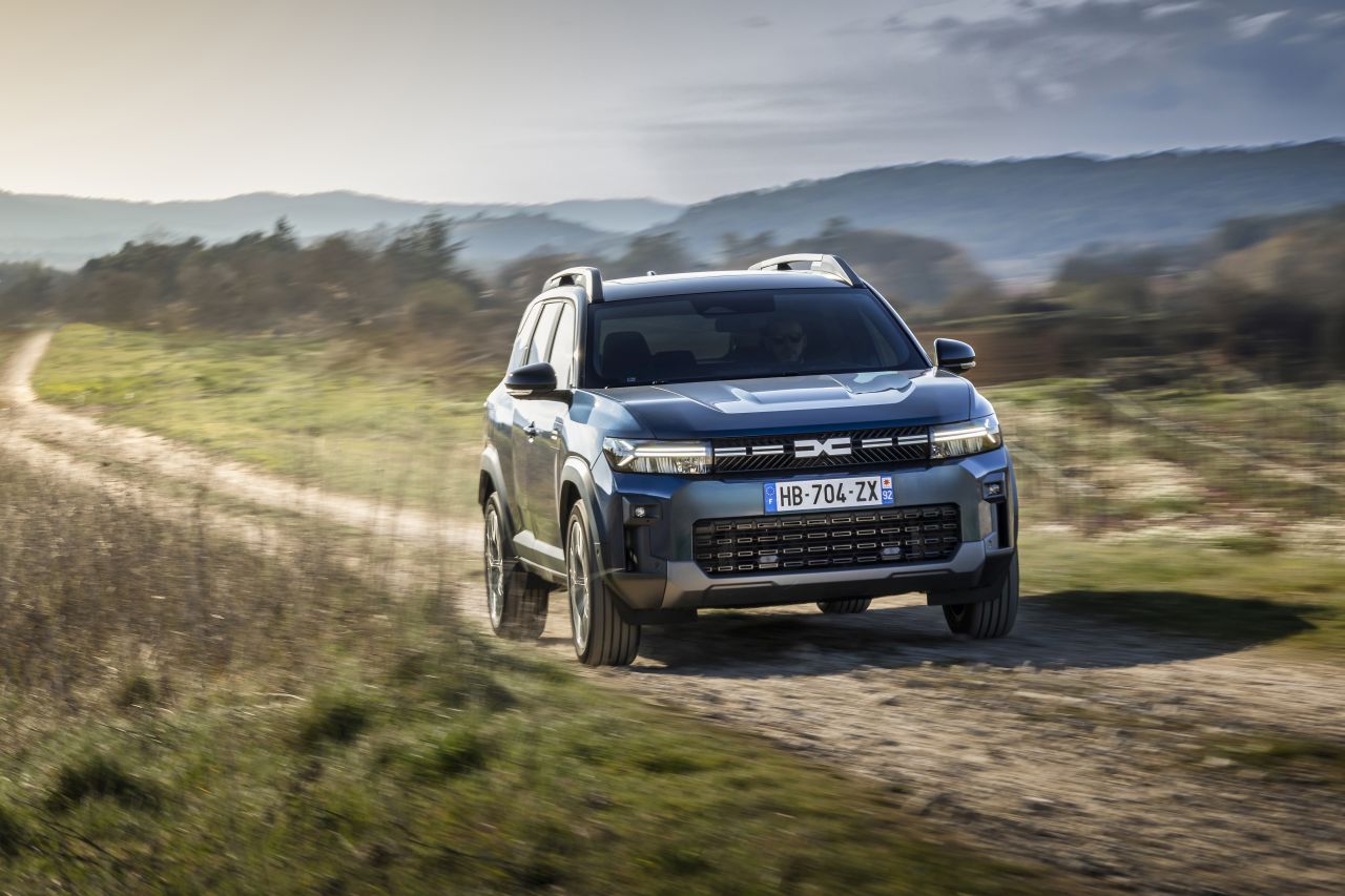 Dacia Bigster, C-SUV efficiente grazie alla motorizzazione Hybrid 155