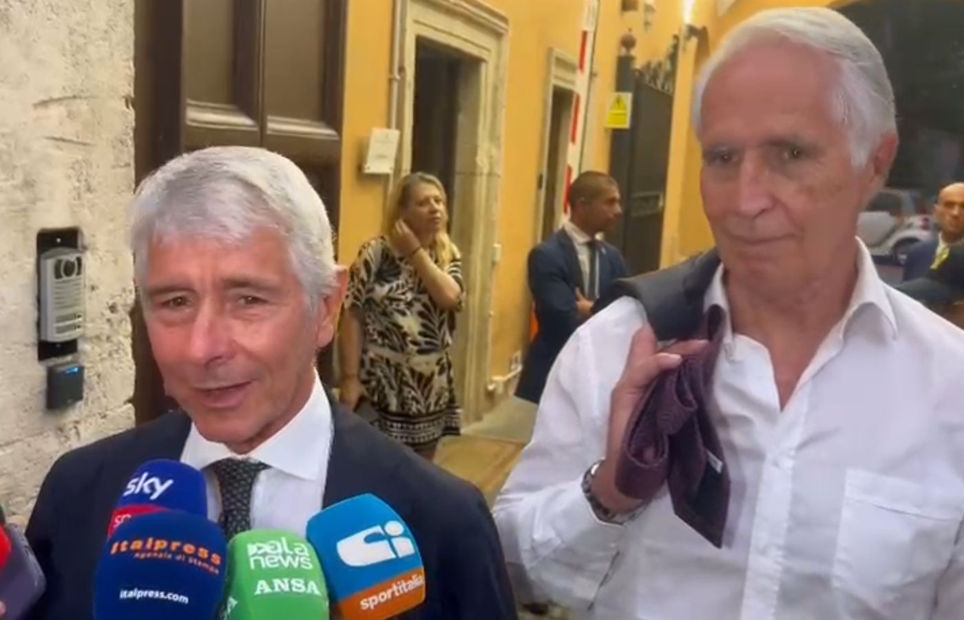 Figc, incontro Abodi-Malagò: “C’è consapevolezza reciproca sulle priorità” / Video
