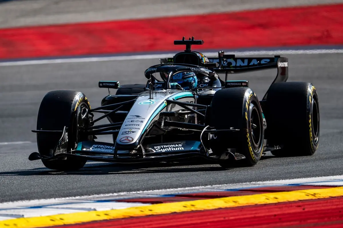 Pole di Russell in Austria davanti alle due Ferrari di Leclerc e Hamilton, 4° Antonelli