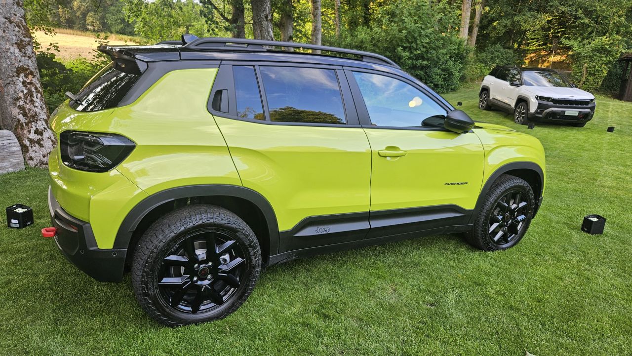 Jeep Avenger 4xe, arriva la trazione integrale nel segmento B-SUV