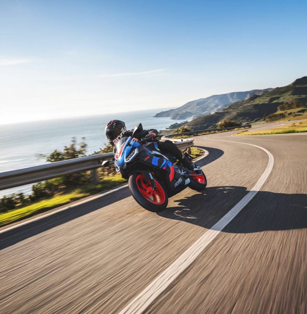 Super Summer, a luglio incentivi e test ride su Aprilia e Moto Guzzi