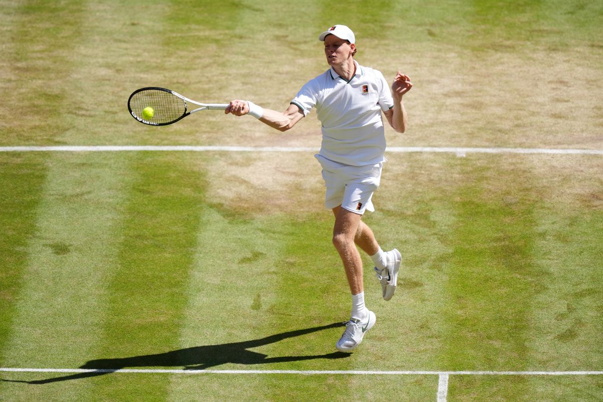 Sinner batte Struff e vola in semifinale a Wimbledon