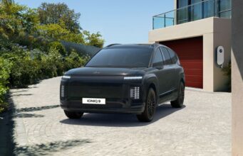 Hyundai aggiorna Ioniq 9, arriva il nuovo allestimento Calligraphy Black Ink
