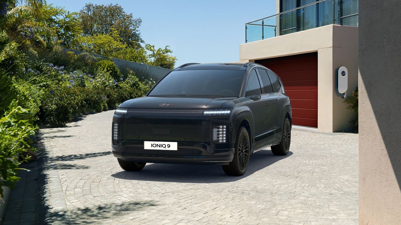Hyundai aggiorna Ioniq 9, arriva il nuovo allestimento Calligraphy Black Ink
