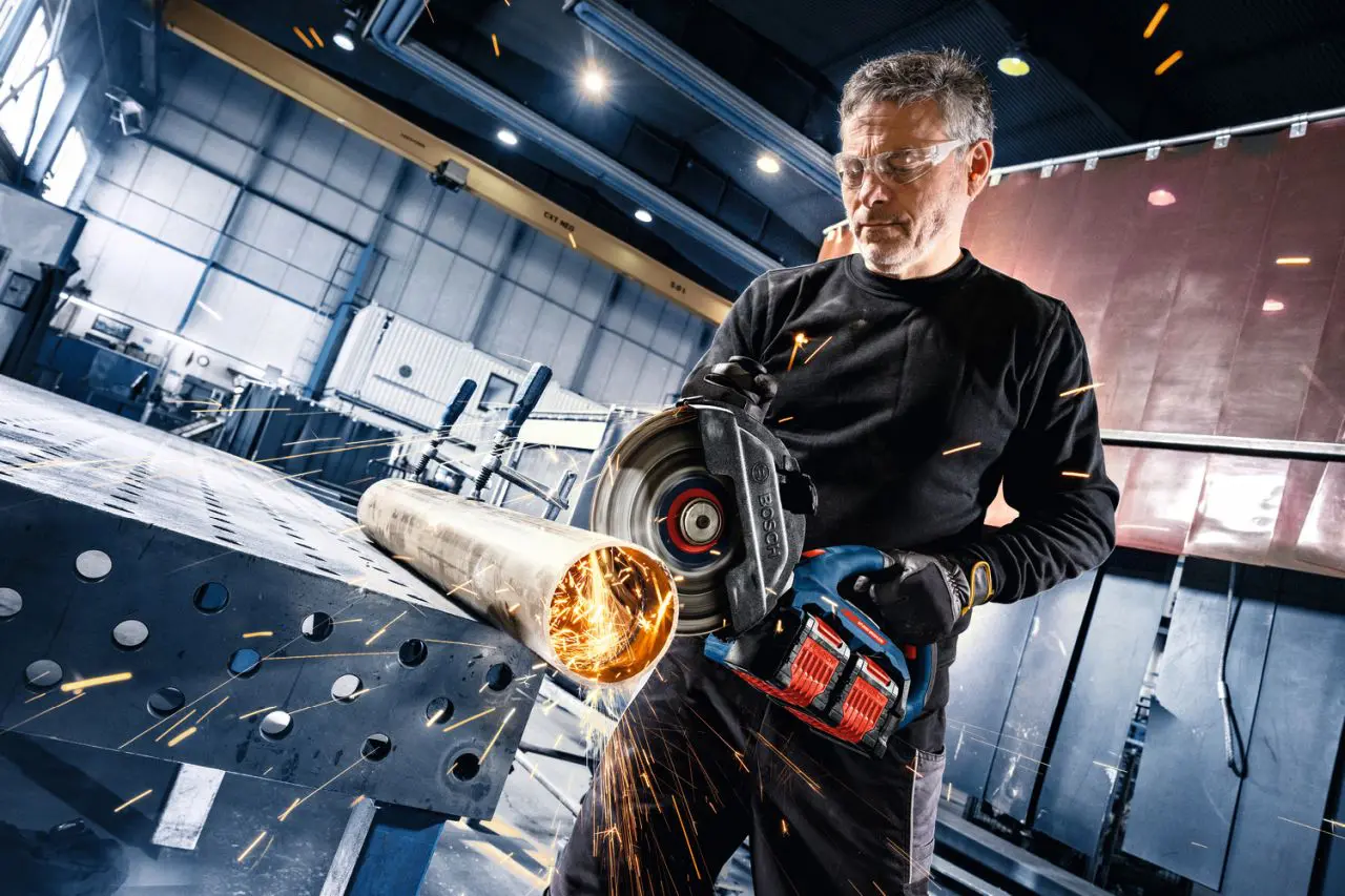Bosch presenta tre nuove smerigliatrici angolari a batteria