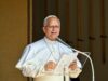 Papa “Dignità dei minori migranti calpestata, tutelarne diritti fondamentali”
