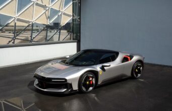 Ferrari CZ26, la nuova ONE-OFF basata sulla SF90 Stradale debutta a Pebble Beach