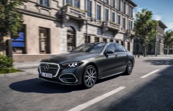 La nuova Mercedes-Benz Classe C, più tecnologia e motori elettrificati