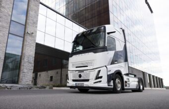 Volvo lancia un camion in edizione speciale per celebrare il suo centenario