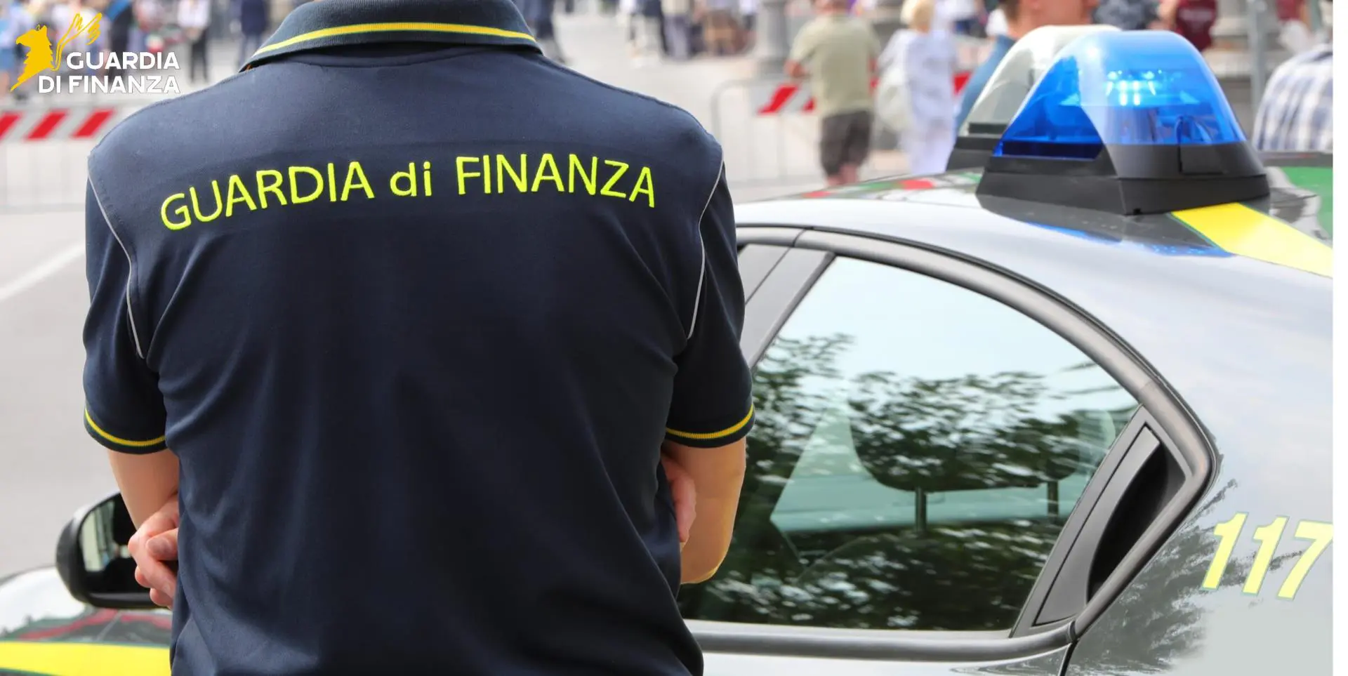 Roma, denunciato pusher a bordo di un monopattino a Torre Angela: sequestrati droga e denaro
