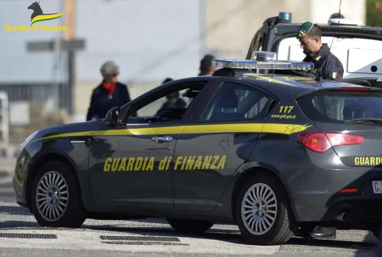 Sequestrati a Roma 1.350 kg di tabacco nascosti in un capannone