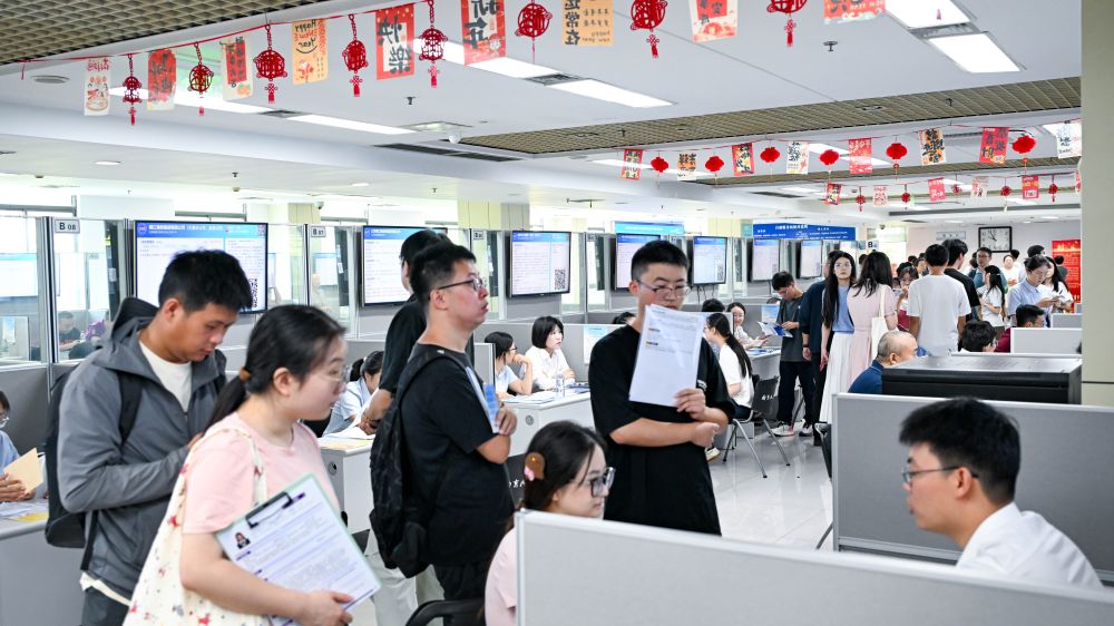 Cina, mercato del lavoro stabile nei primi otto mesi dell’anno