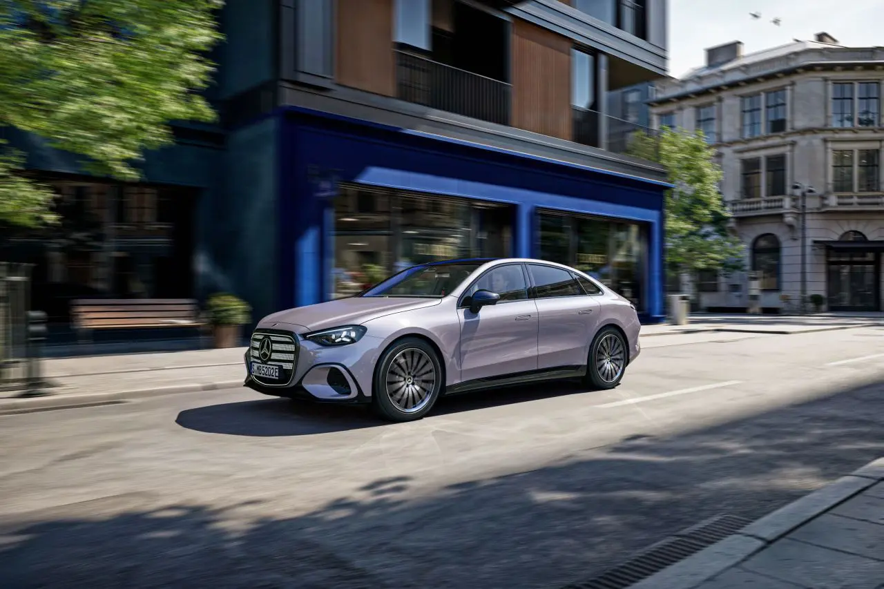 Nuova Mercedes-Benz Classe C elettrica, la gamma si amplia con la C 300 4MATIC