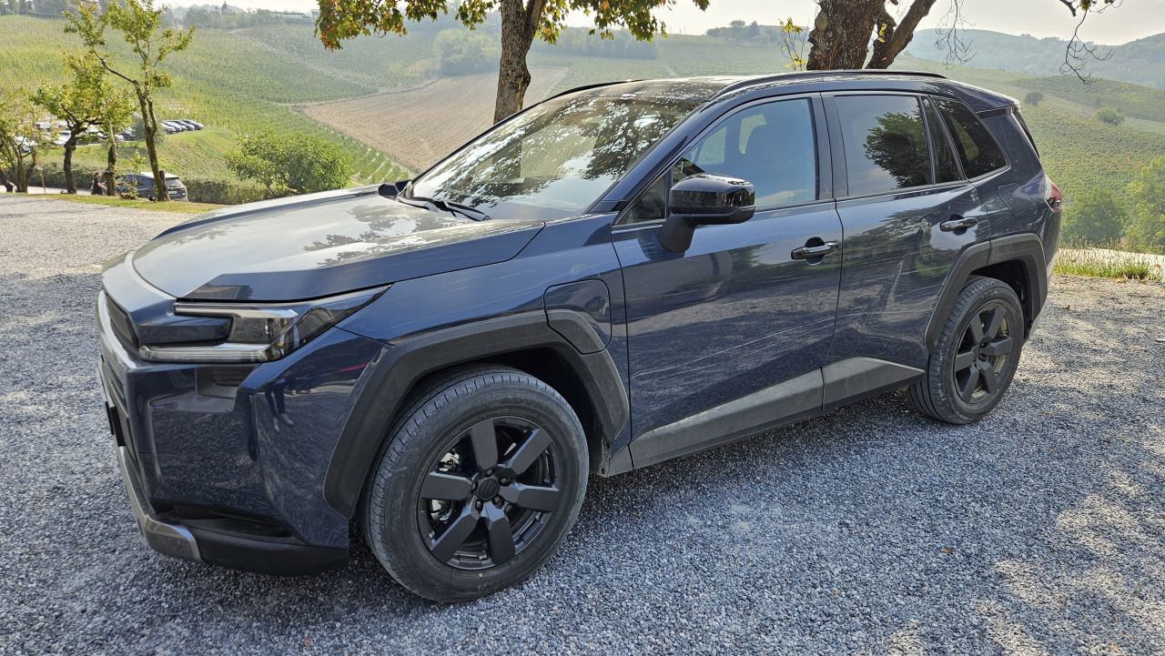 Suzuki Across, 309 CV e trazione integrale per la nuova ammiraglia / Video