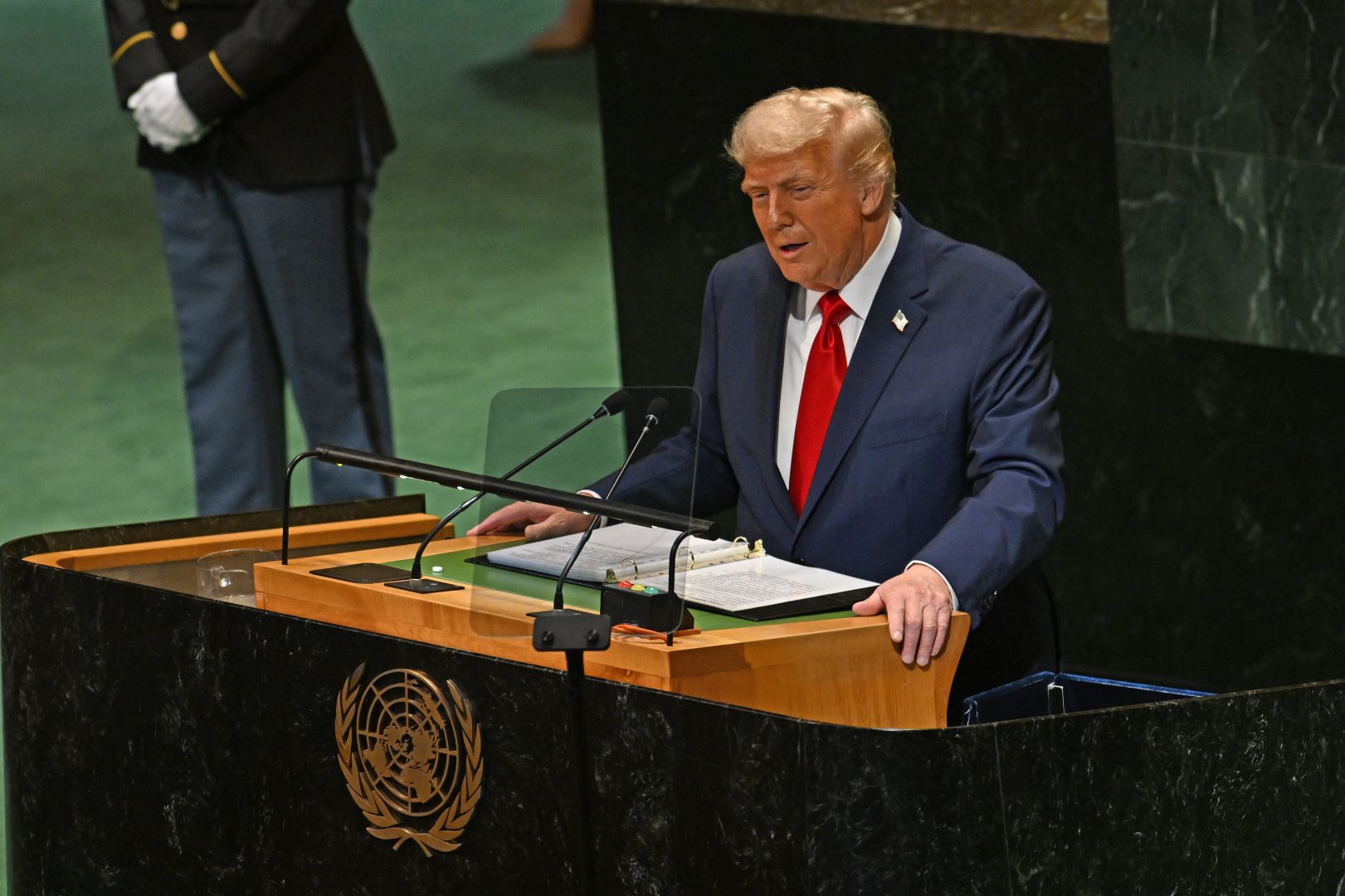 Trump all’Onu: “L’America è tornata e oggi è più forte che mai”. Poi incontra Zelensky: “Una soluzione si troverà” / Video