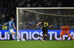 Doppietta De Bruyne e gol di Lang, al Maradona il Napoli batte 3-0 il Frosinone