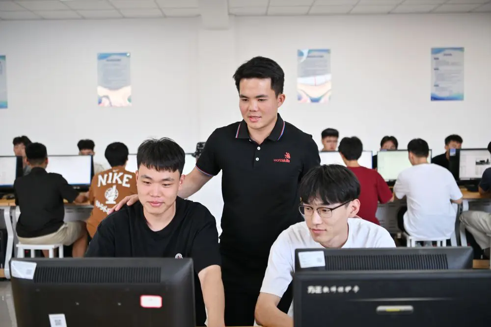 Cina, in arrivo standard internazionali per l’istruzione professionale