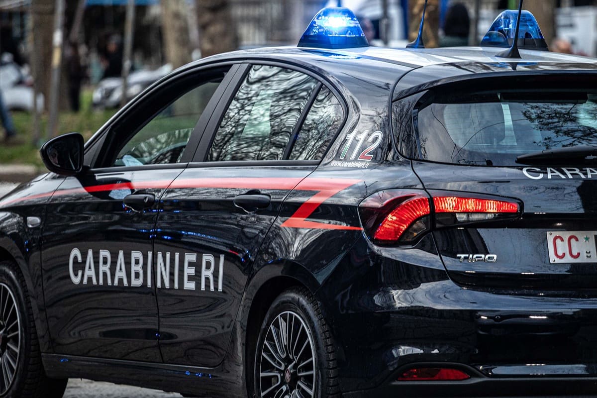 Marito e moglie trovati morti in casa nel Modenese, i corpi decapitati: ipotesi omicidio